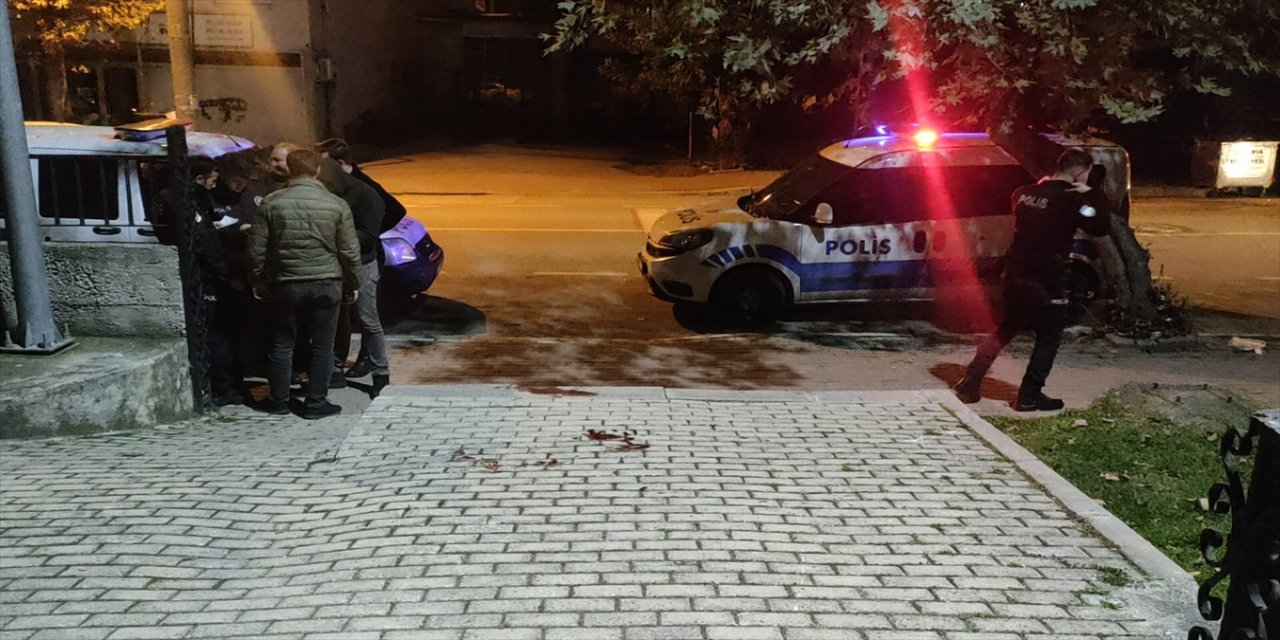 Kocaeli'de, parkta darp edilen zihinsel engelli kişinin dedesi bıçakla yaralandı