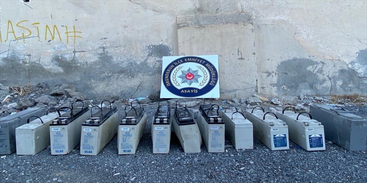 Hatay'da akü hırsızlığı iddiasıyla 2 şüpheli yakalandı