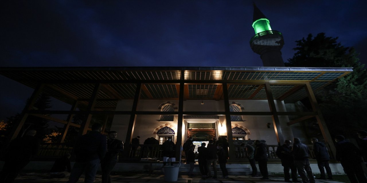 Havacılık ve Uzay Bilimleri Fakültesine milli SİHA'ların öncü ismi Özdemir Bayraktar'ın adı verildi