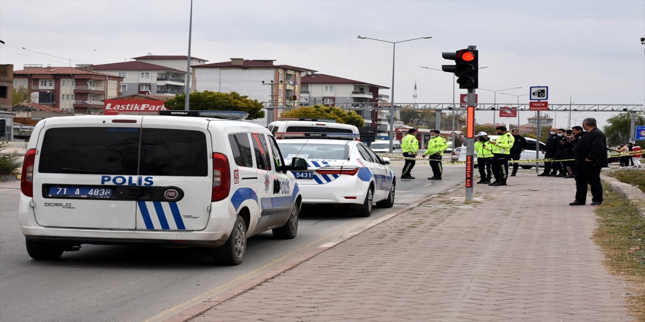Kırıkkale'de manevra yapan tırın dorsesinin çarptığı yaya öldü