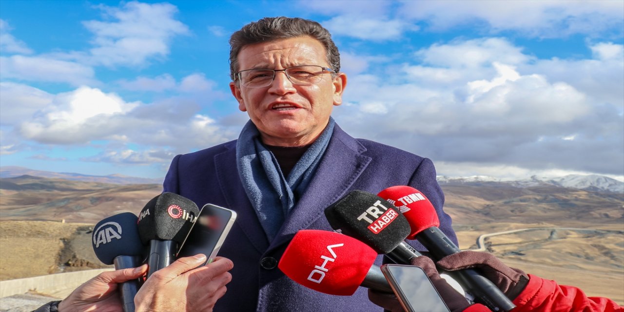 TBMM Göç ve Uyum Alt Komisyonu üyeleri, Türkiye-İran sınırındaki güvenlik duvarını inceledi