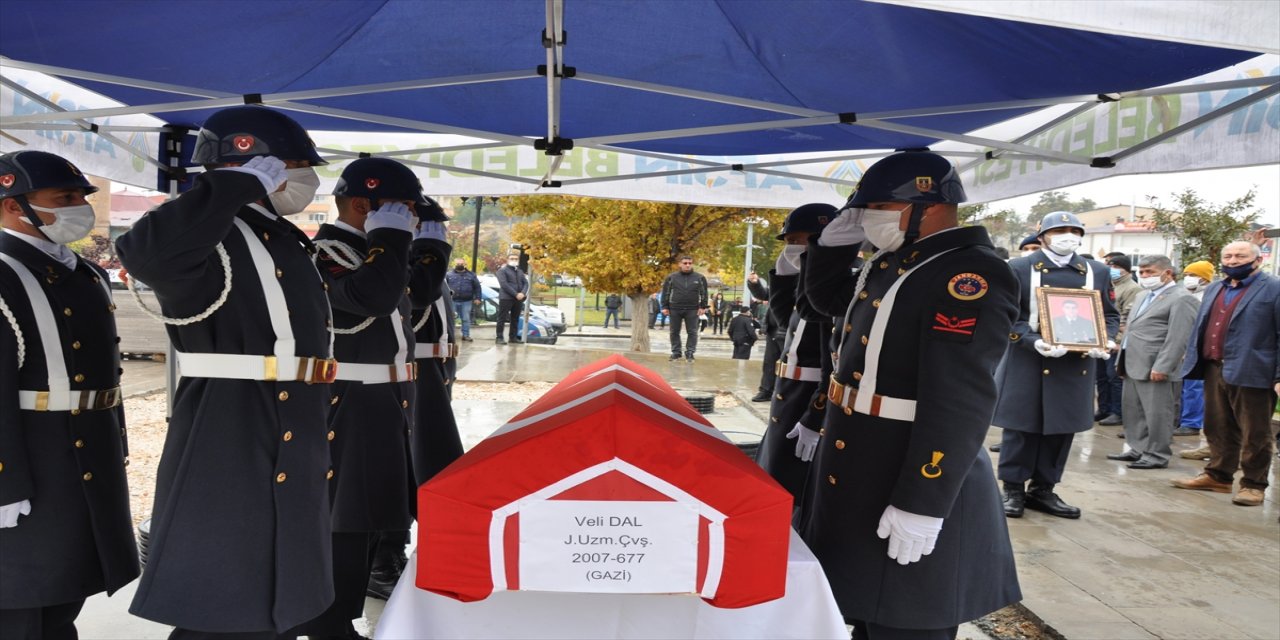 Terör gazisi asker kanser tedavisi gördüğü hastanede yaşamını yitirdi