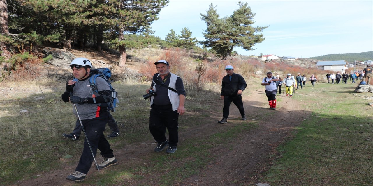 Dağcılar ve doğa tutkunları Bolu'daki kanyonda yürüyüş gerçekleştirdi
