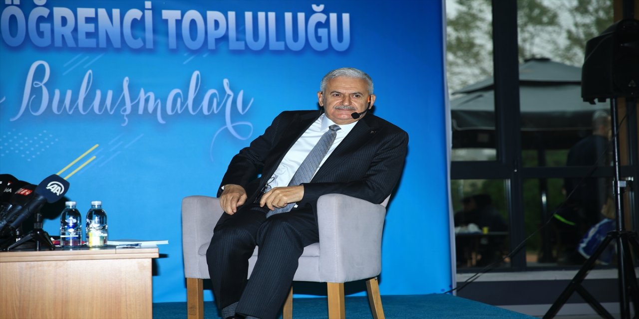 AK Parti Genel Başkanvekili Yıldırım Sakarya'da üniversitelilerle buluştu