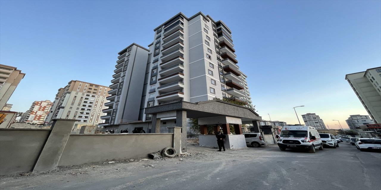 Gaziantep'te çalıştığı binanın 12. katından düşen işçi öldü