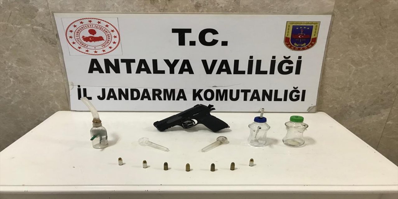 Antalya'da fuhuş operasyonunda 5 kişi yakalandı
