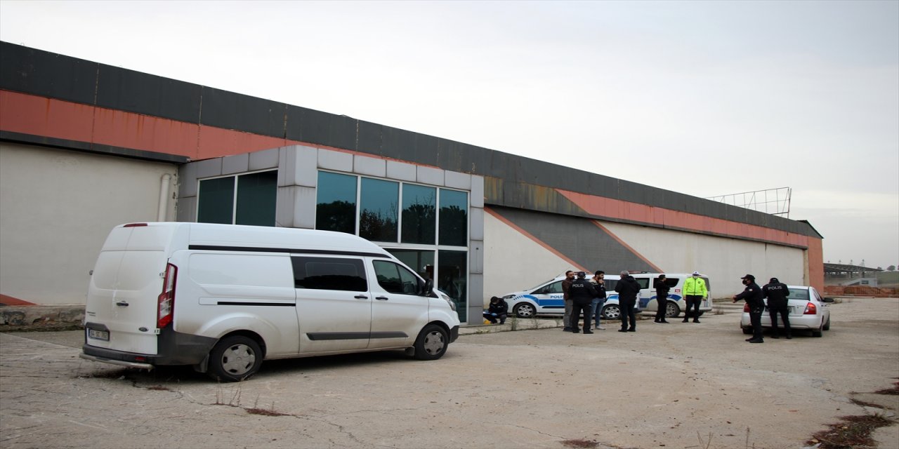 Uşak'ta asansör boşluğundan düşen kişi öldü