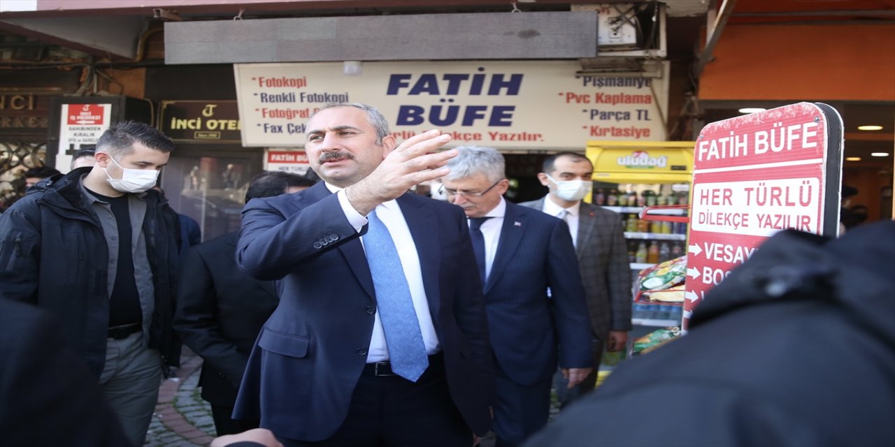 Adalet Bakanı Gül, Kocaeli'de temaslarda bulundu