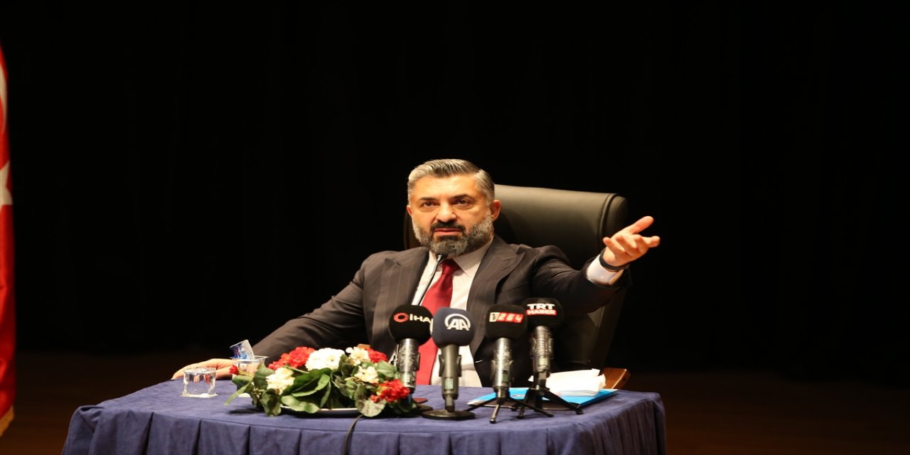 RTÜK Başkanı Şahin, Sakarya'da üniversite öğrencileriyle buluştu