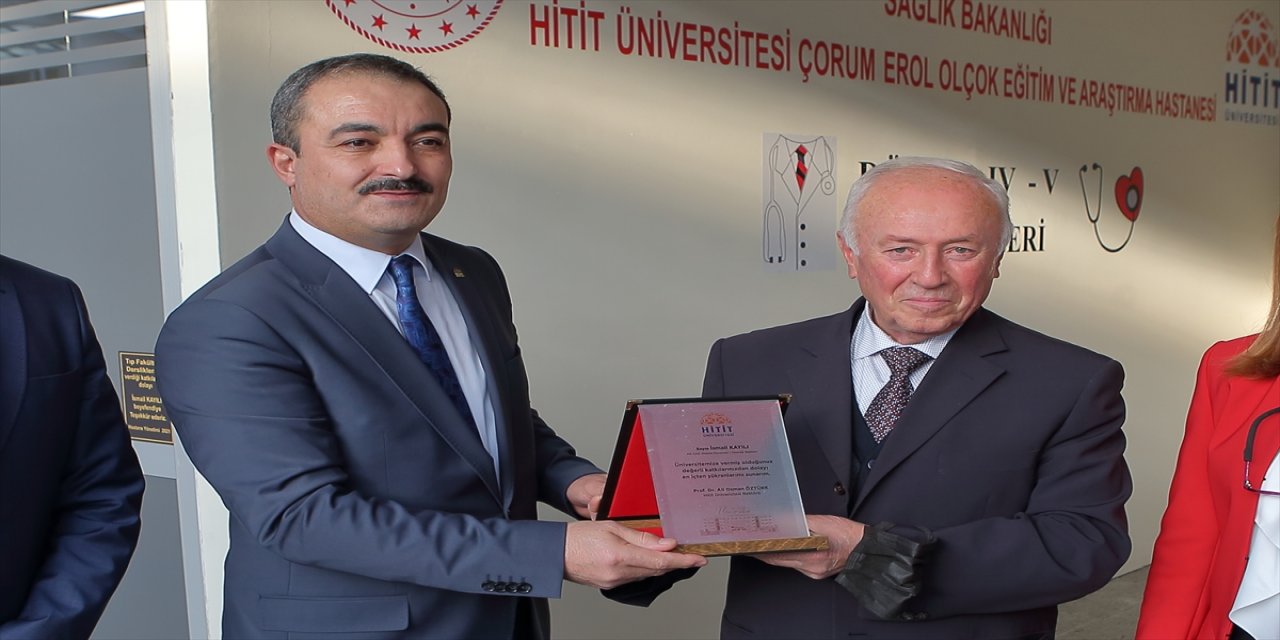 Çorum'da hayırseverler tıp fakültesi öğrencileri için 6 derslik yaptırdı