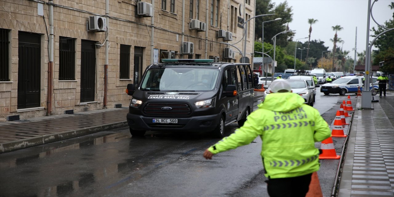 Ressam, şair ve yazar Lina Nasif, Mersin'de son yolculuğuna uğurlandı