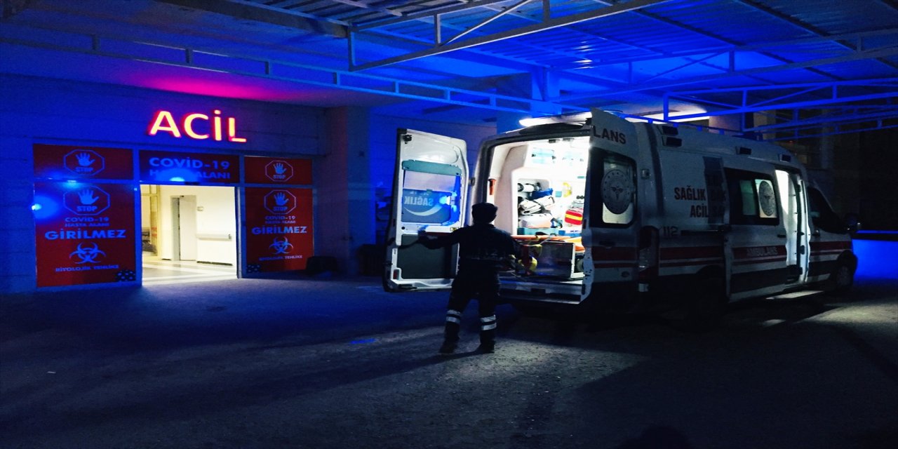 Şanlıurfa'da köprüden düşen otomobildeki 3 kişi yaralandı