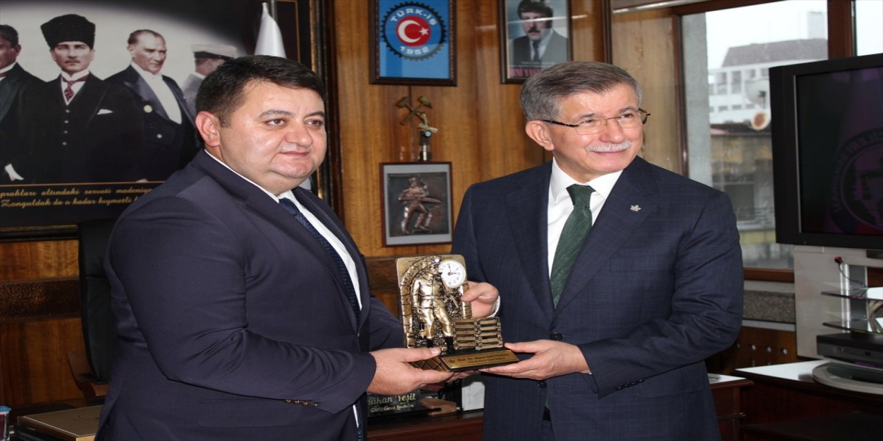 Gelecek Partisi Genel Başkanı Davutoğlu, Zonguldak'ta temaslarda bulundu