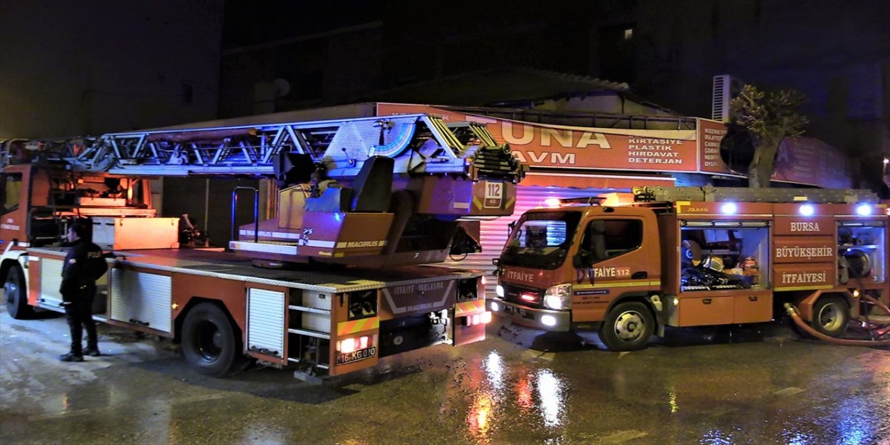 Bursa'da iş yerinde çıkan yangın söndürüldü