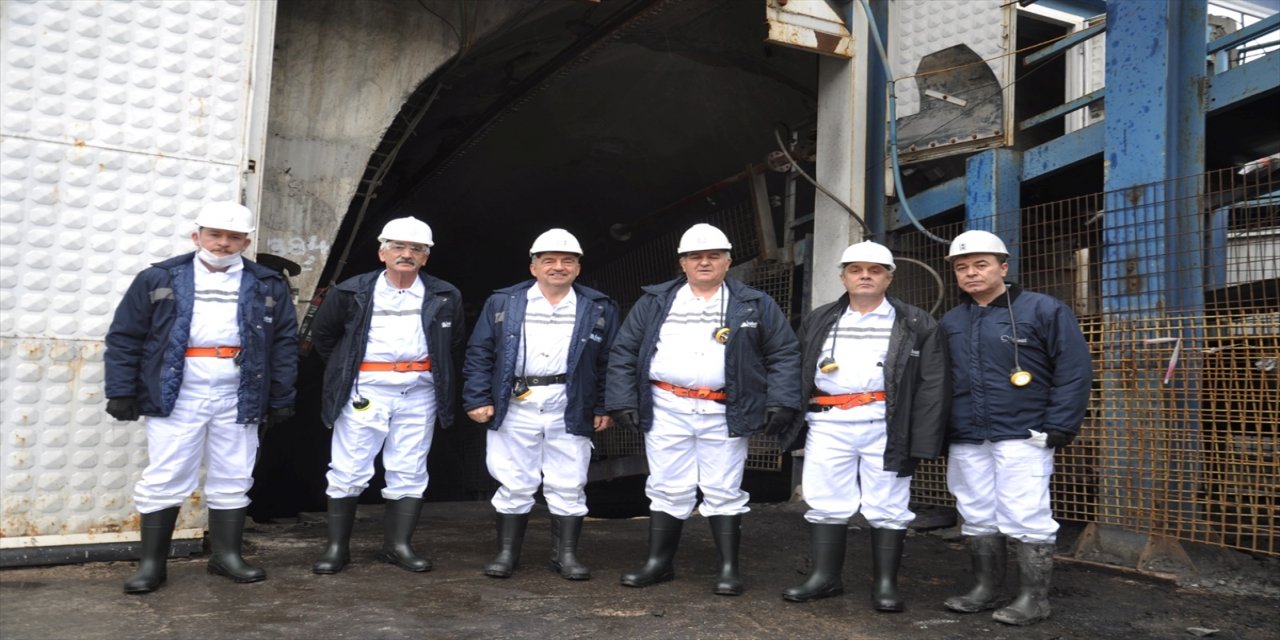 MHP Grup Başkanvekili Akçay, Soma'da madencilerle buluştu