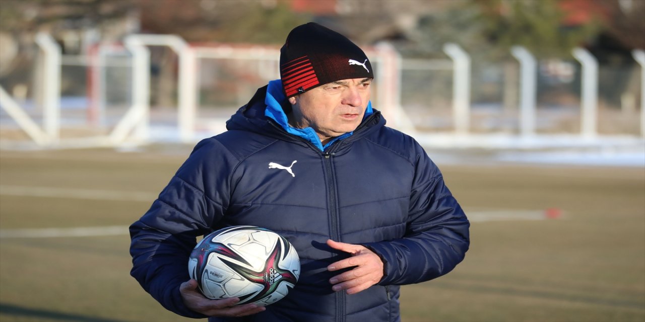 Sivasspor Teknik Direktörü Rıza Çalımbay 3 futbolcu transferi istedi