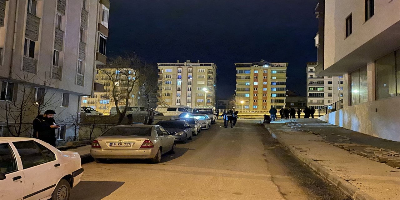 Çorum'da otomobilin altında bulunan patlayıcı fünyeyle patlatıldı