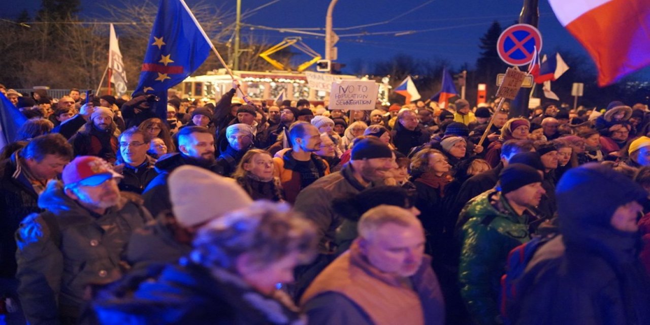 Çekya'da Kovid-19 aşı zorunluluğu karşıtı gösteri