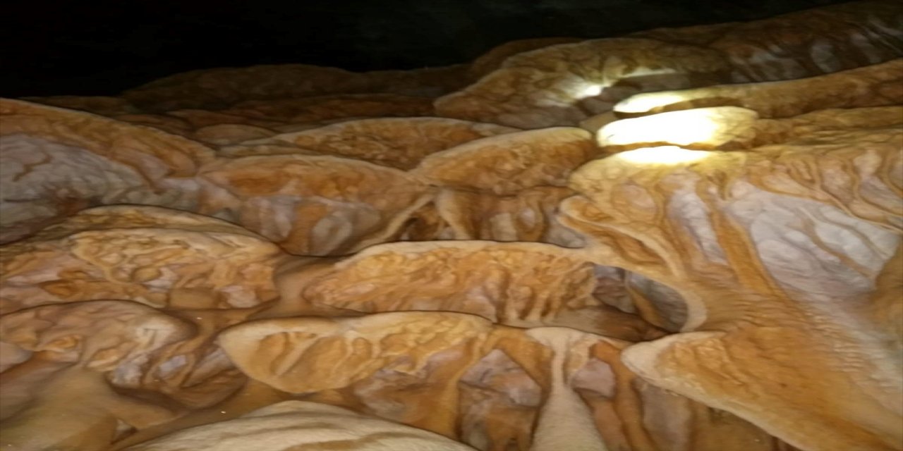 Adana'nın Pozantı ilçesinde mağara keşfedildi