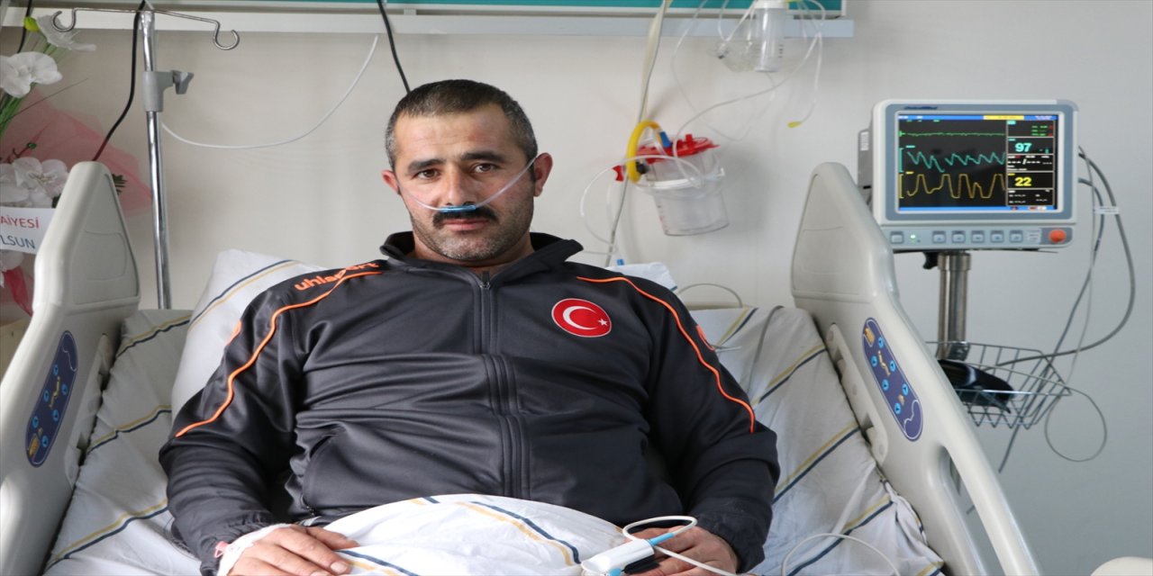 Afgan çocuğa "nefes" olmak için tehlikeye atılan kahraman itfaiyeci yaşadıklarını anlattı