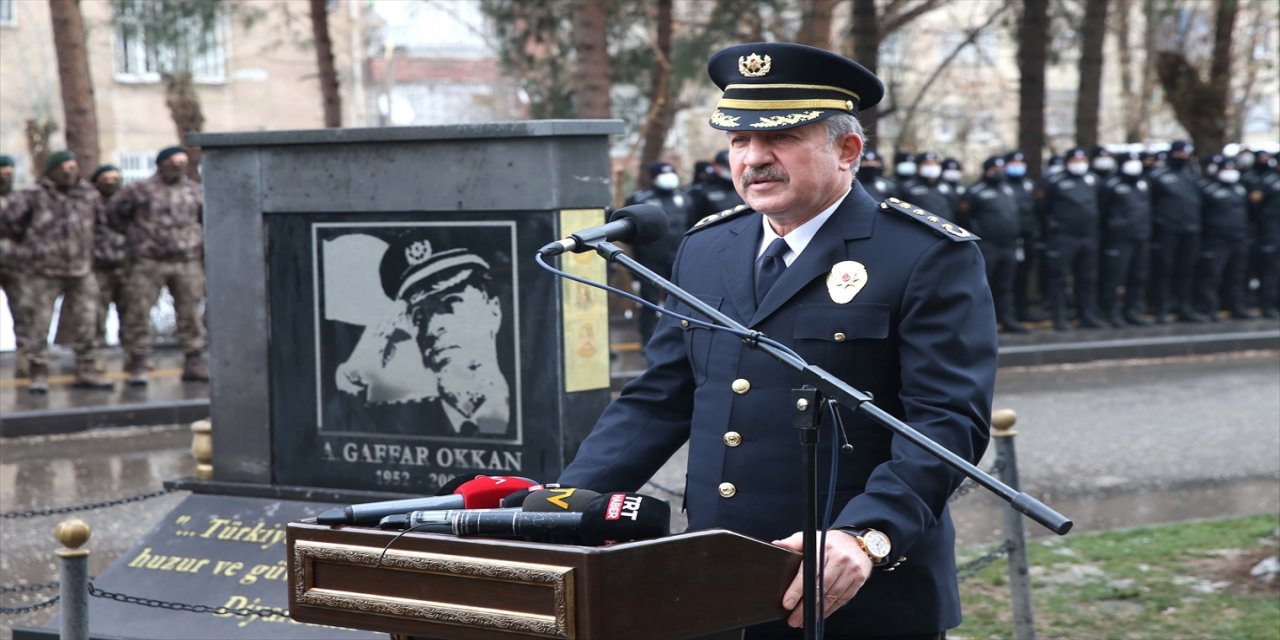 Diyarbakır'da şehit edilen Gaffar Okkan ve 5 polis memuru törenle anıldı