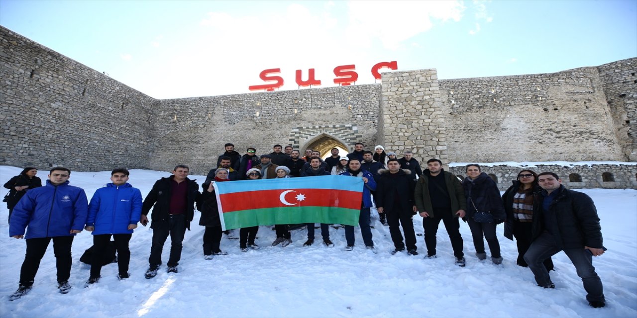 Azerbaycan'da işgalden kurtarılan Karabağ'a düzenli otobüs seferleri başladı