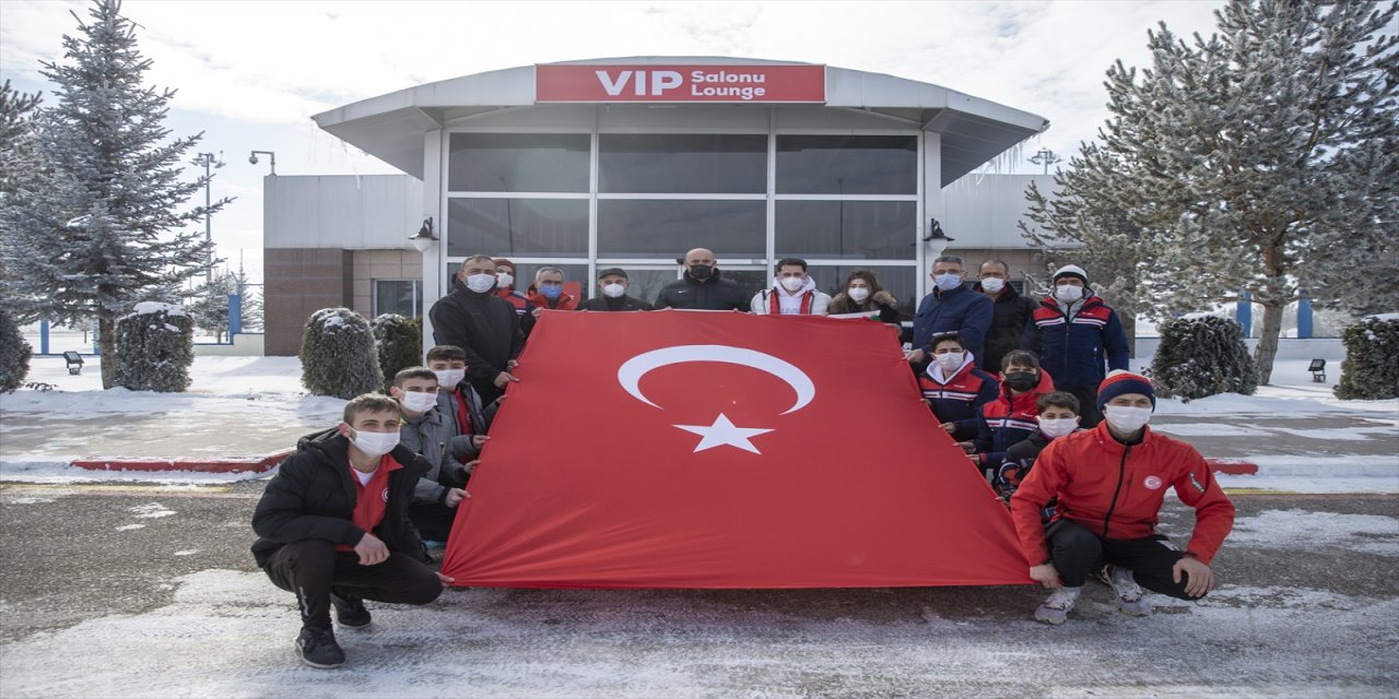 "Uçan Türk" Fatih Arda, Kış Olimpiyatları öncesi Erzurum'dan uğurlandı