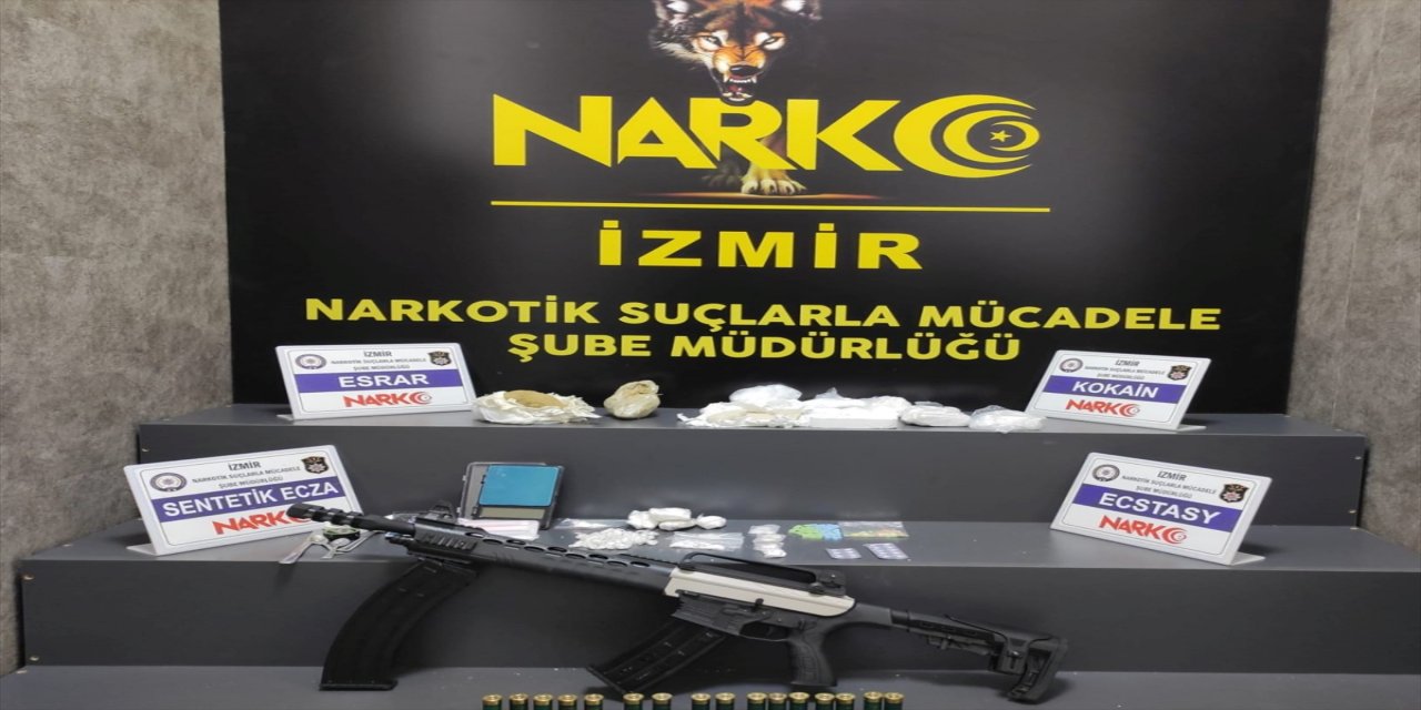 İzmir'deki uyuşturucu operasyonunda 10 kişi tutuklandı