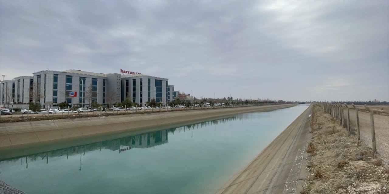 Şanlıurfa'da güvenlik görevlilerinden kaçarken sulama kanalına düşen kişi boğuldu