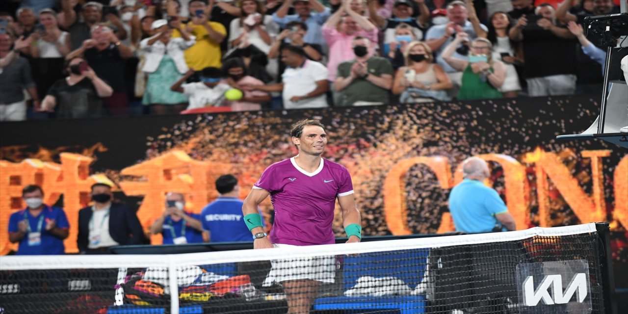 Avustralya Açık'ta Medvedev'i yenen Nadal'dan tarihi şampiyonluk