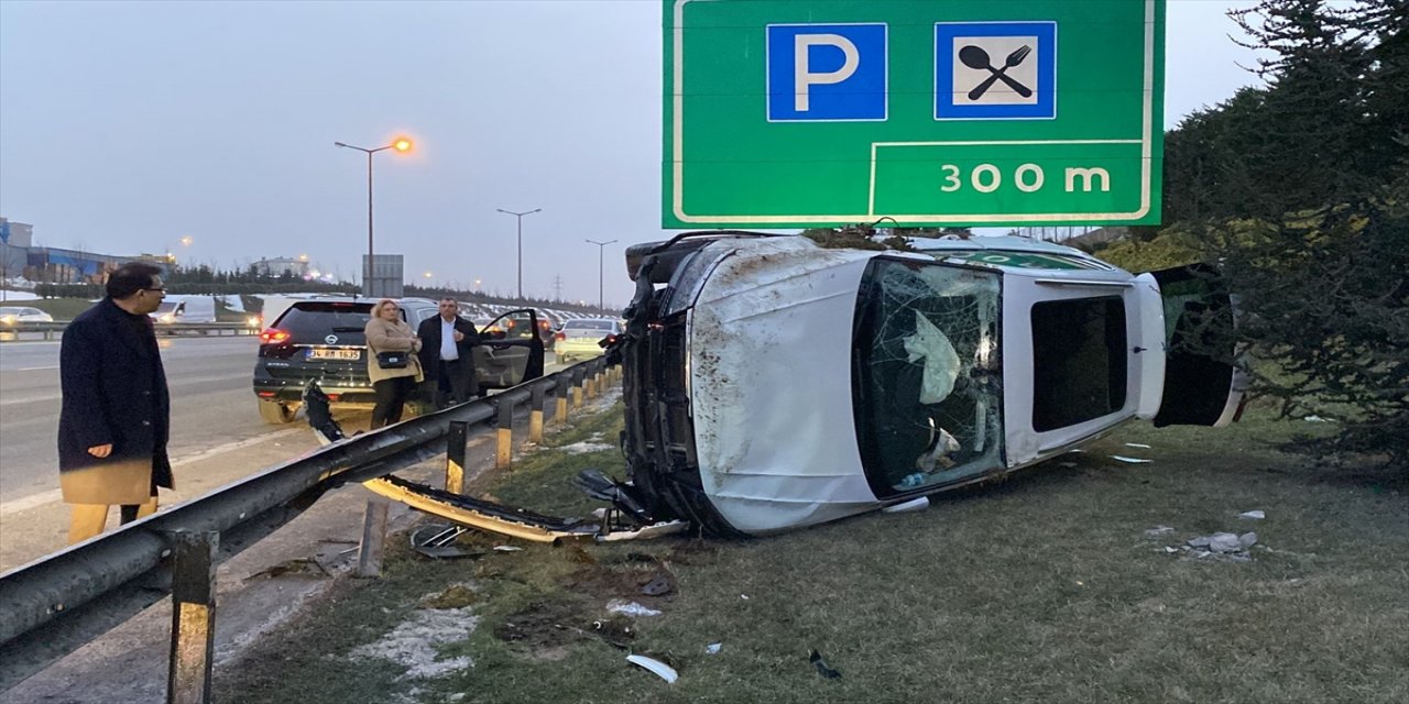 Sancaktepe'deki trafik kazasında 2 kişi yaralandı
