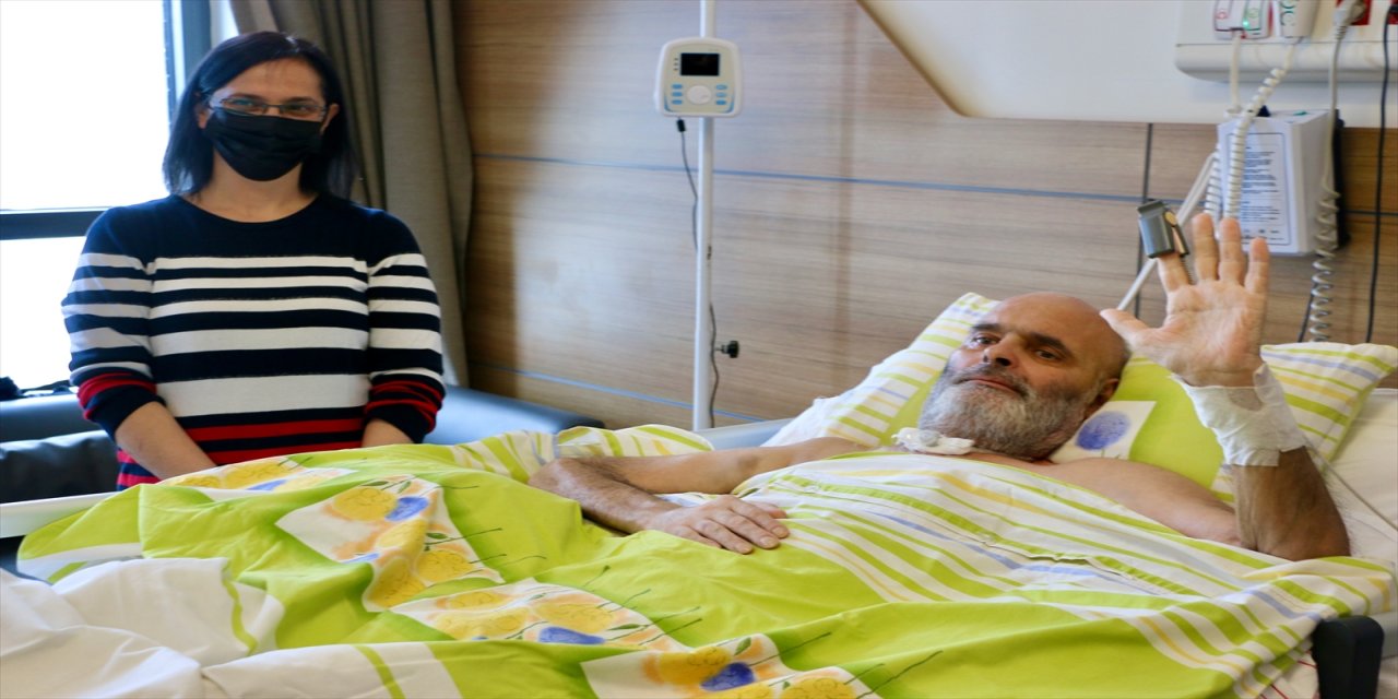 Felçli hasta yutkunma terapisiyle 3 ay sonra ağızdan beslendi