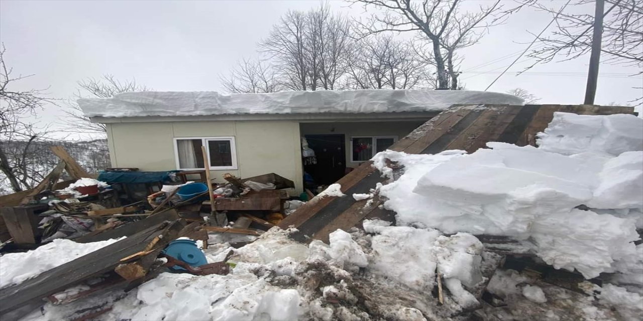 Ordu'da ahşap balkonun çökmesi sonucu 2 kişi yaralandı