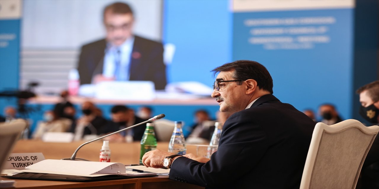 Enerji ve Tabii Kaynaklar Bakanı Dönmez'den Bakü'de TANAP mesajı