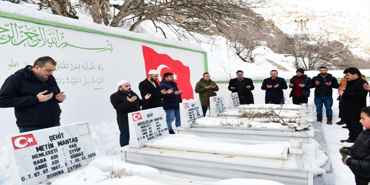 Van'da çığ felaketinde hayatını kaybedenler için mevlit okutuldu