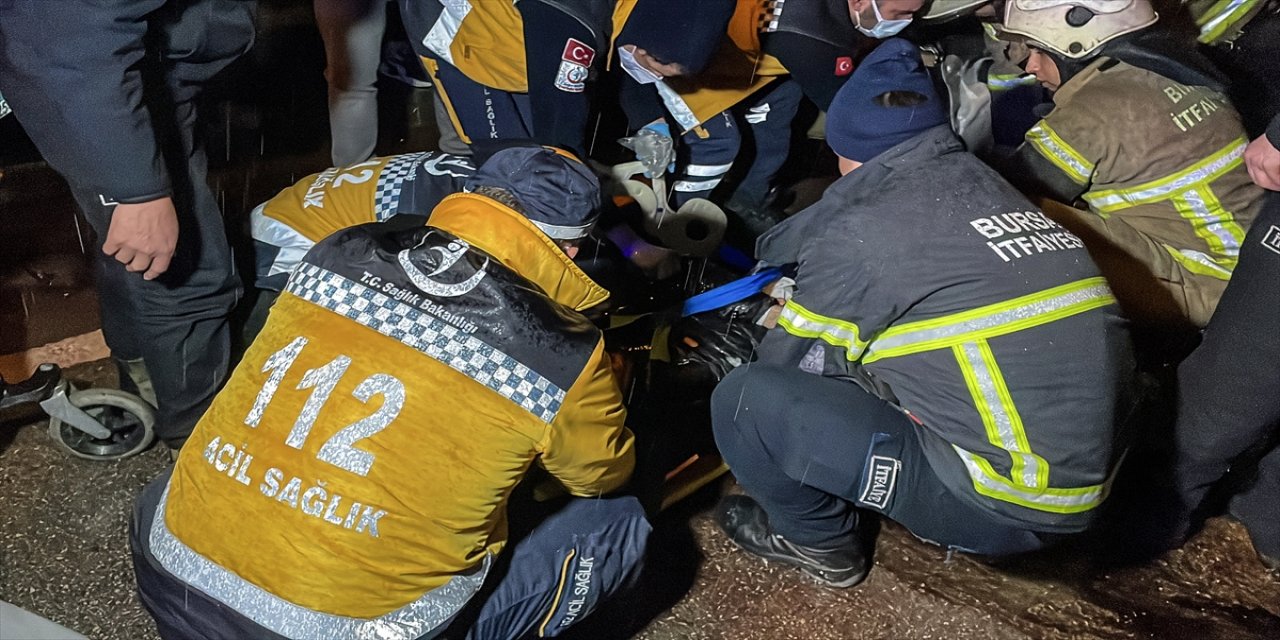 Bursa'da 4 aracın karıştığı zincirleme trafik kazasında 1 kişi öldü