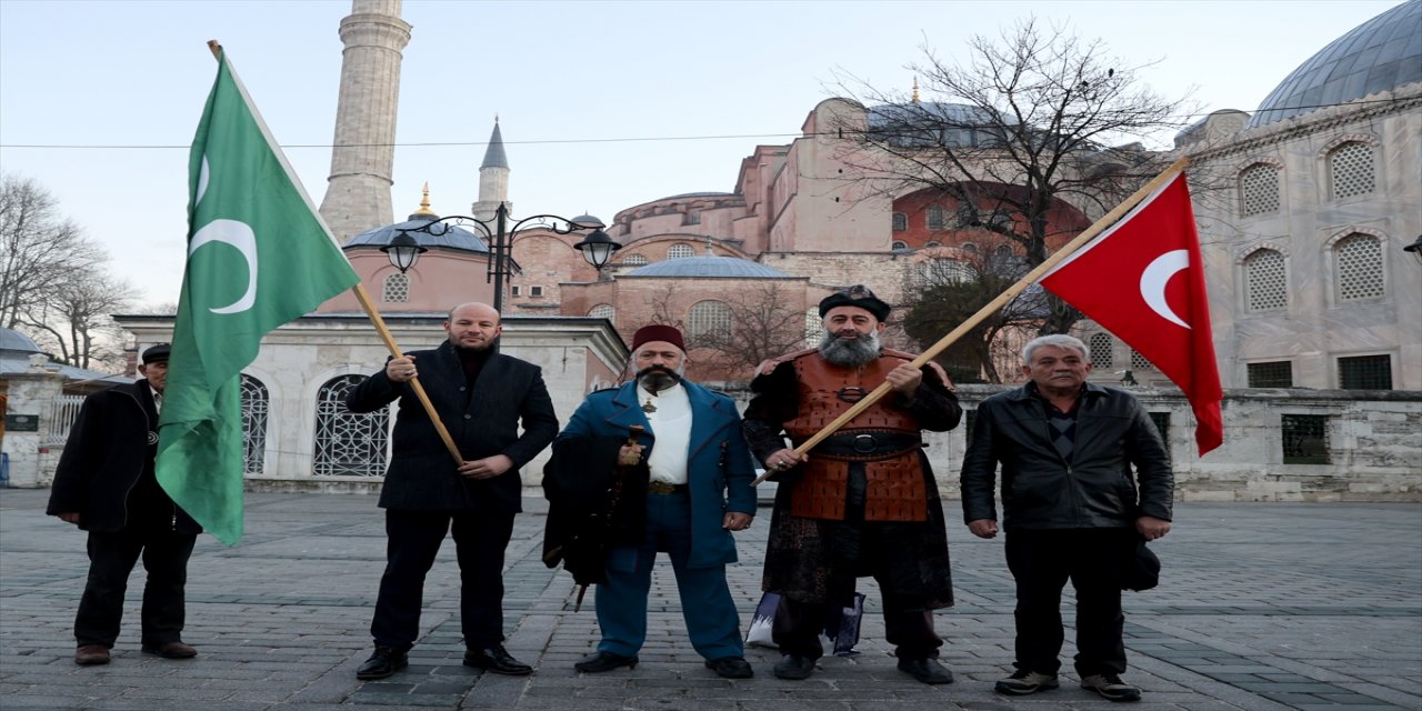 Sultan 2. Abdülhamid Han vefatının 104. yılında anıldı