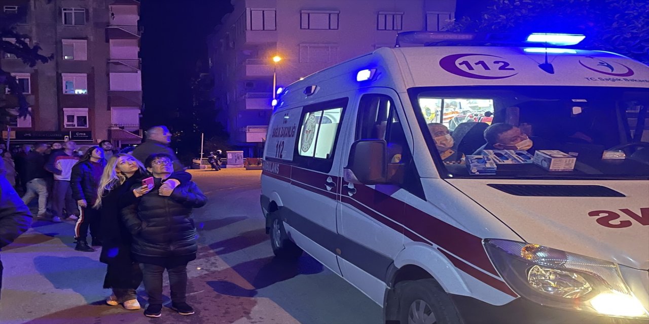 Antalya’daki yangında bir ev kullanılamaz hale geldi