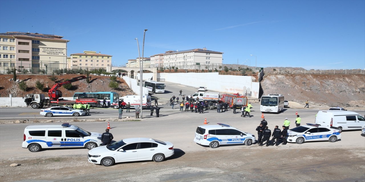 Şanlıurfa'da midibüs ile pikap çarpıştı, 1 kişi öldü, 3 kişi yaralandı