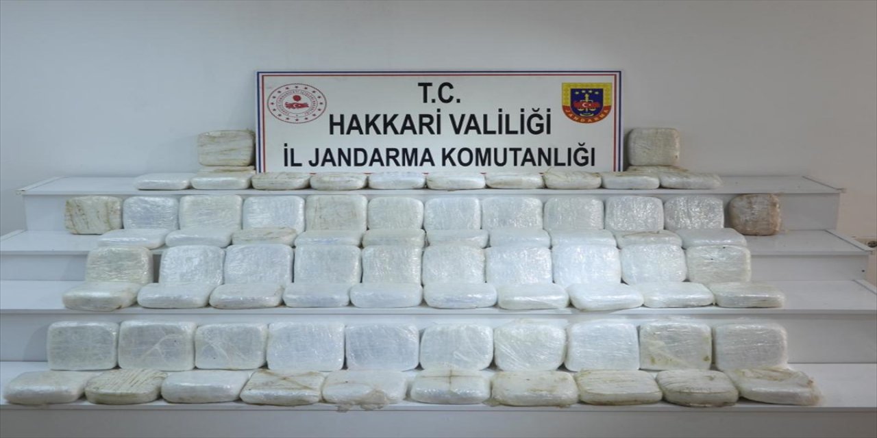 Hakkari'de hava destekli operasyonda 98 kilo 650 gram eroin ele geçirildi