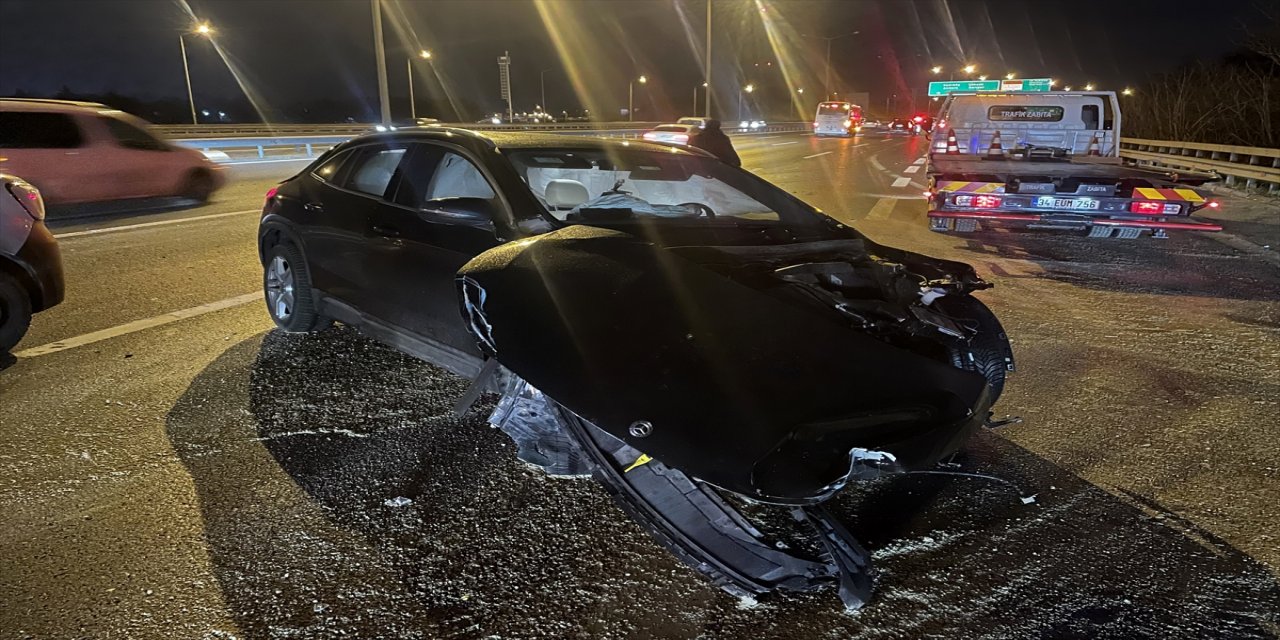 İstanbul’daki zincirleme trafik kazasında 2 kişi yaralandı