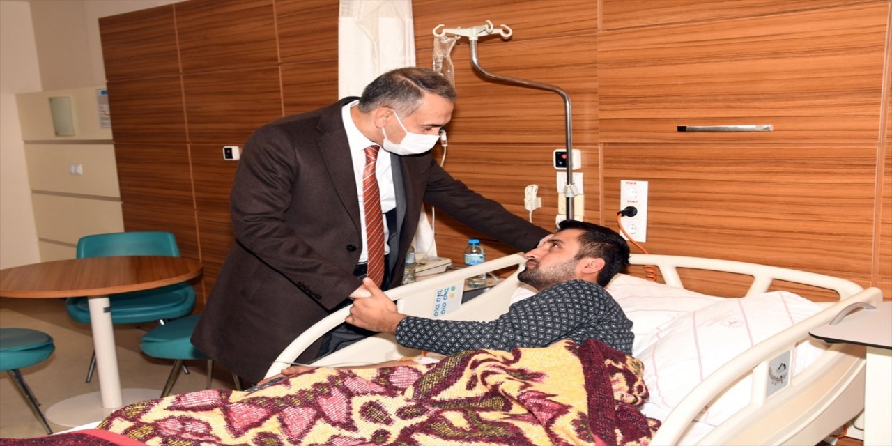 Adıyaman Valisi Çuhadar'dan yaralı askere ziyaret