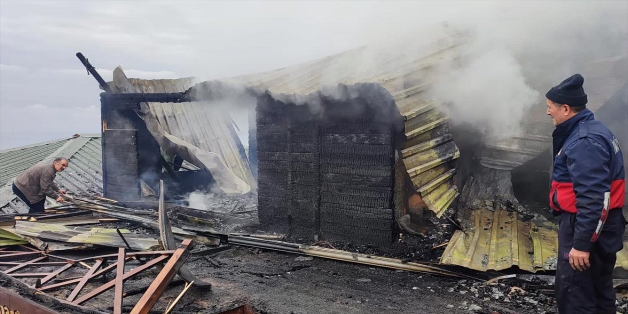 Rize'de çalıştığı iş yerini yaktığı öne sürülen kişi tutuklandı