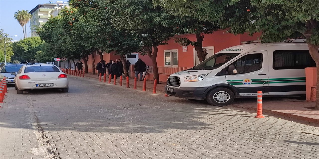 Adana'da bıçaklanarak öldürülen çocuğun cenazesi defnedildi