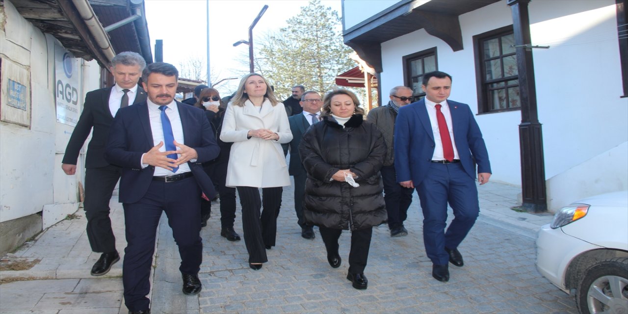 Kültür ve Turizm Bakan Yardımcısı Yavuz, Taraklı'da incelemelerde bulundu