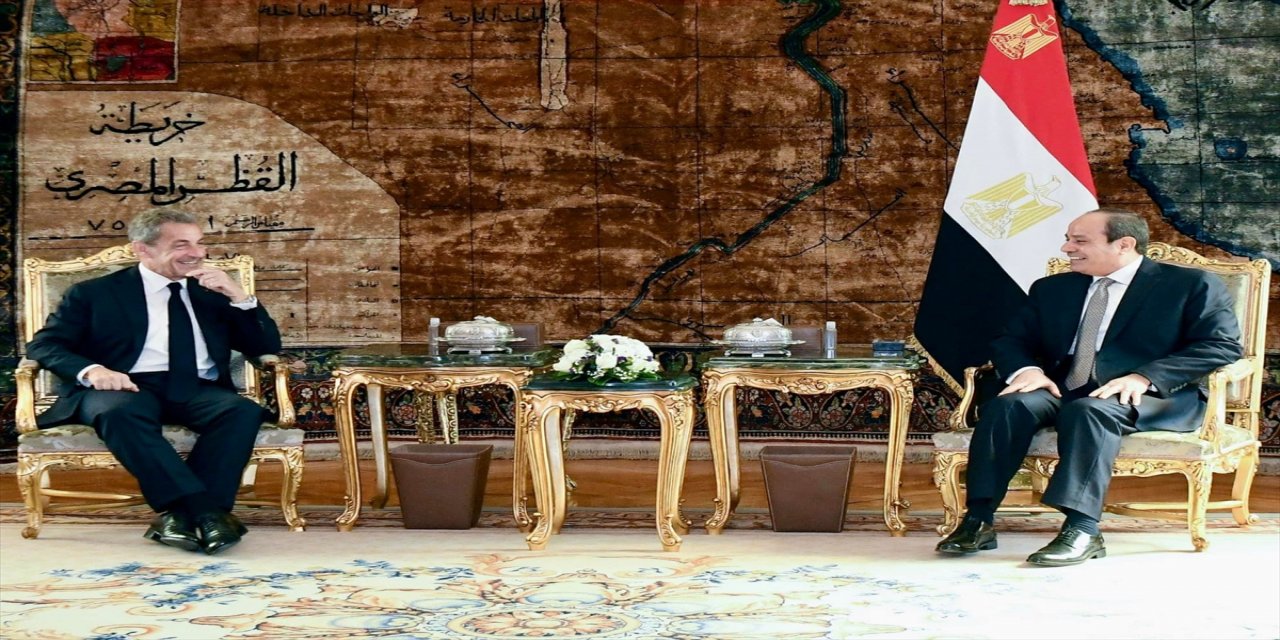 Mısır Cumhurbaşkanı Sisi, Kahire'de eski Fransa Cumhurbaşkanı Sarkozy ile görüştü