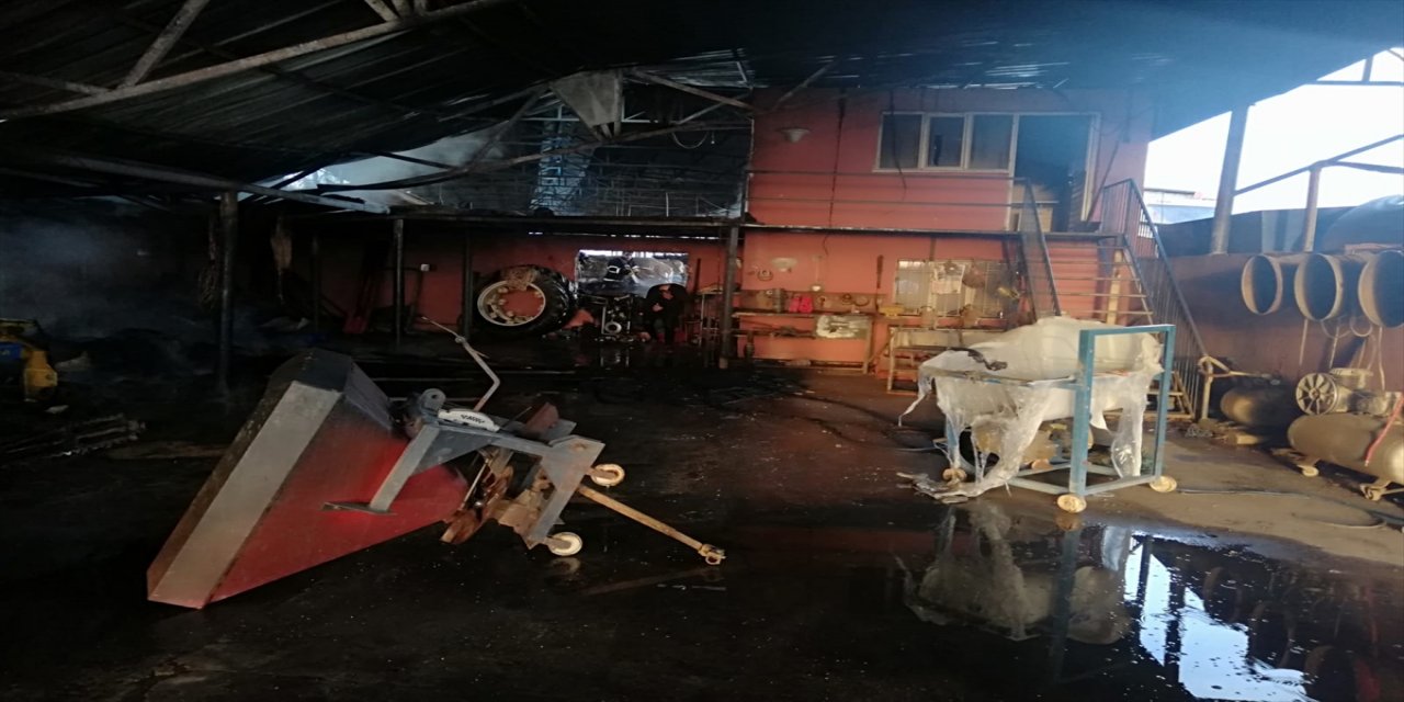 Aydın'da büyükbaş besi çiftliğinde çıkan yangın söndürüldü