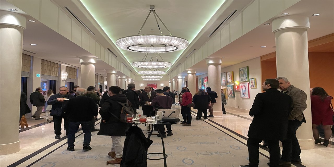 Güven Kıraç'ın "Haiku" adlı sergisi sanatseverlerle buluştu