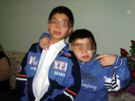 Müslüman çocuğa eşcinsel aile!