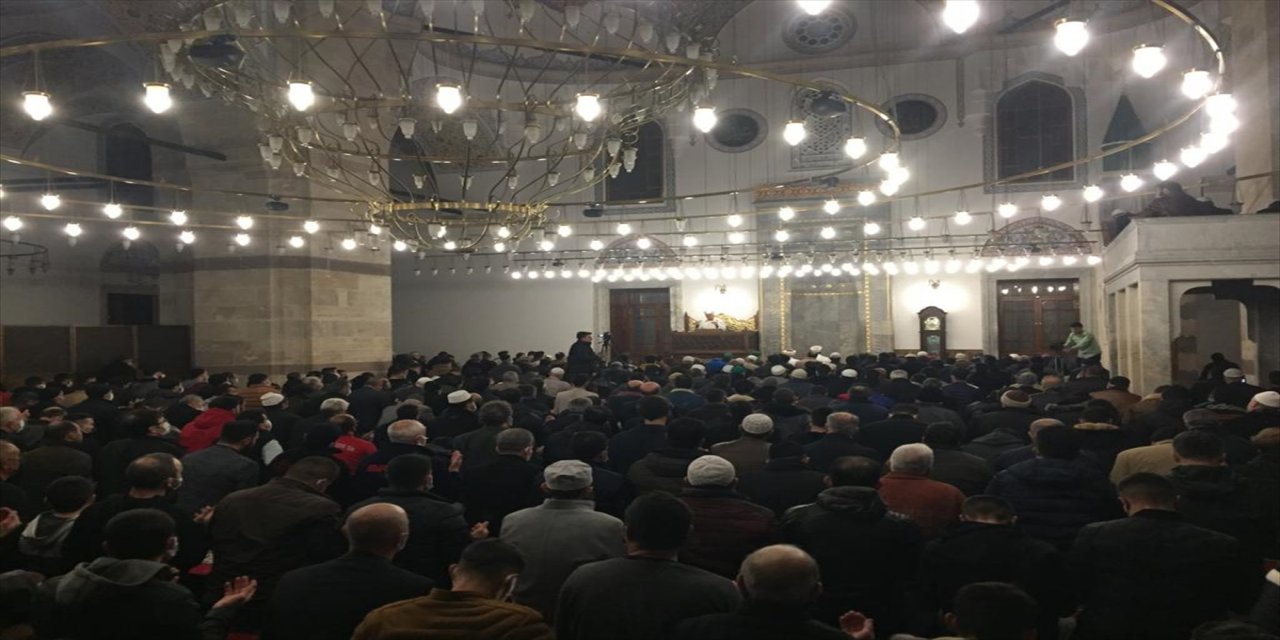 Konya, Afyonkarahisar ve Aksaray'da Miraç Kandili dualarla idrak edildi